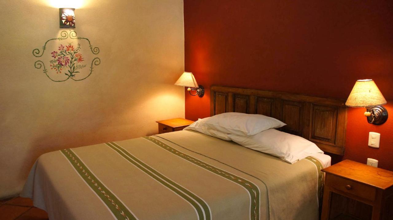 Villa Patzcuaro Garden Hotel Экстерьер фото