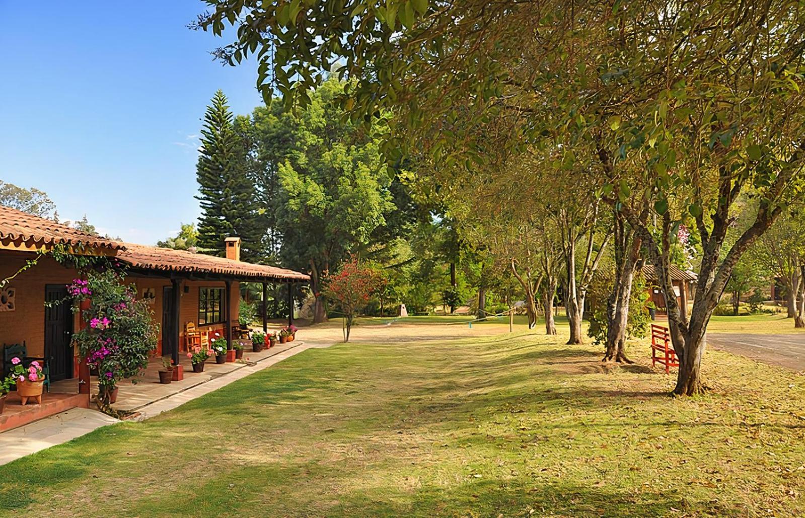 Villa Patzcuaro Garden Hotel Экстерьер фото