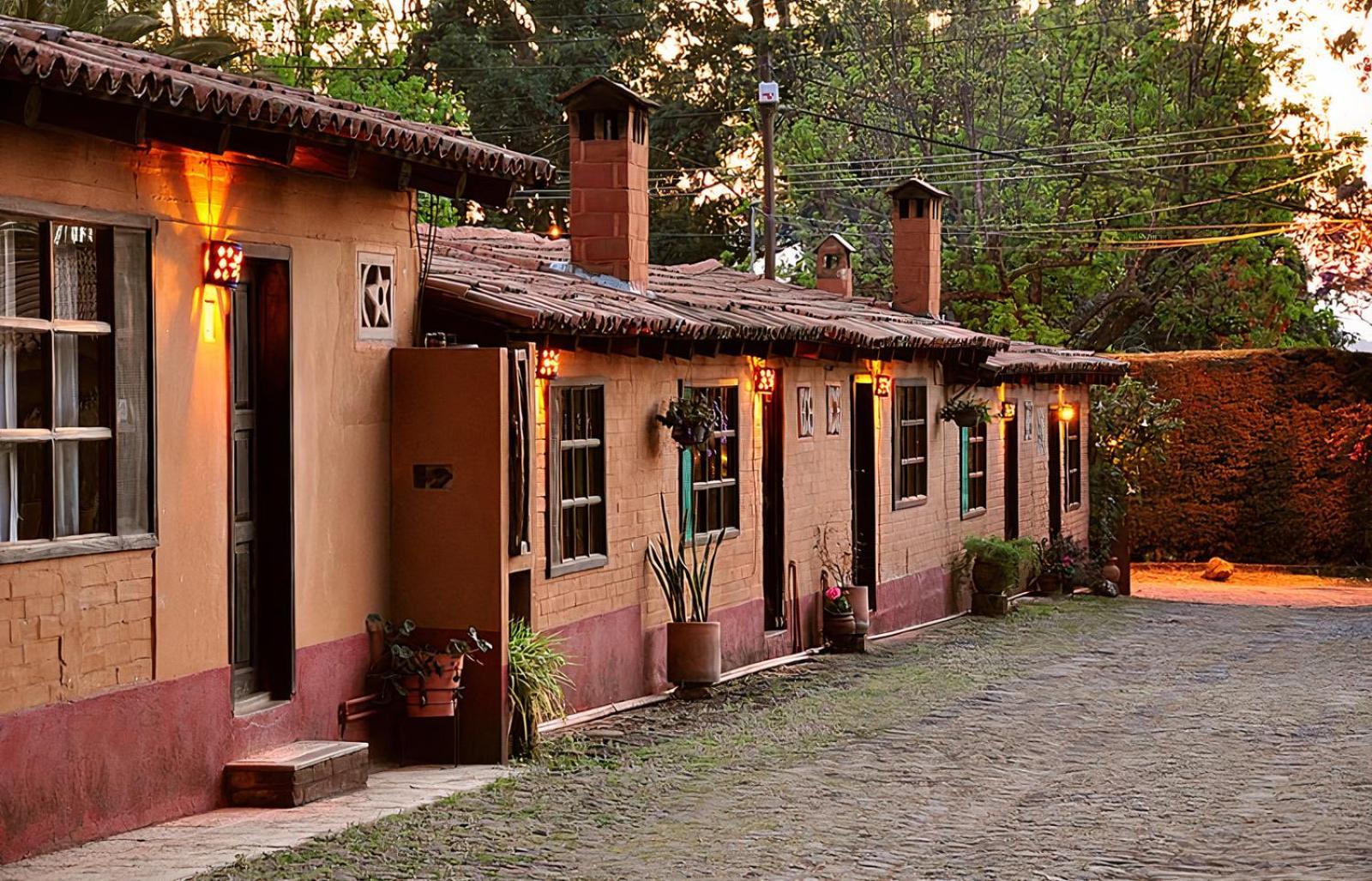 Villa Patzcuaro Garden Hotel Экстерьер фото